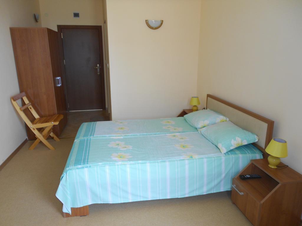 Family Hotel Amore Бяла Номер фото