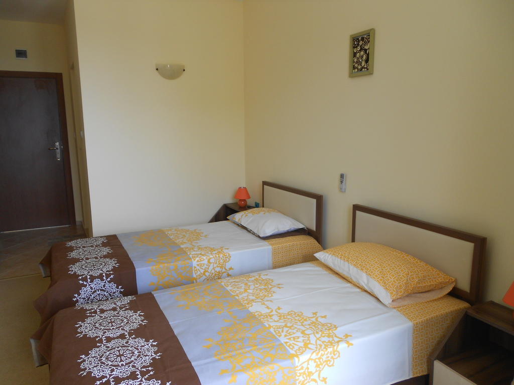 Family Hotel Amore Бяла Номер фото