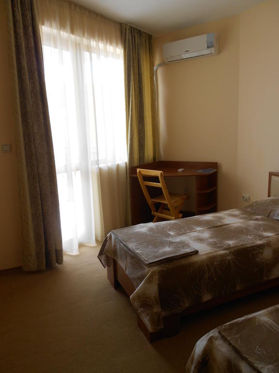 Family Hotel Amore Бяла Номер фото