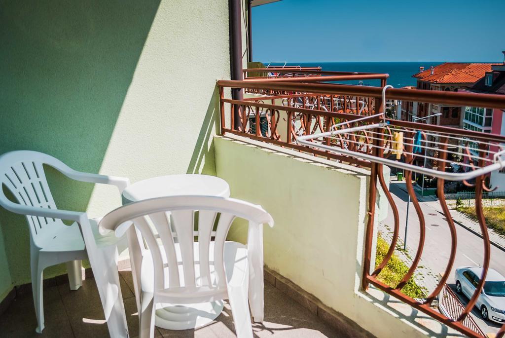 Family Hotel Amore Бяла Экстерьер фото